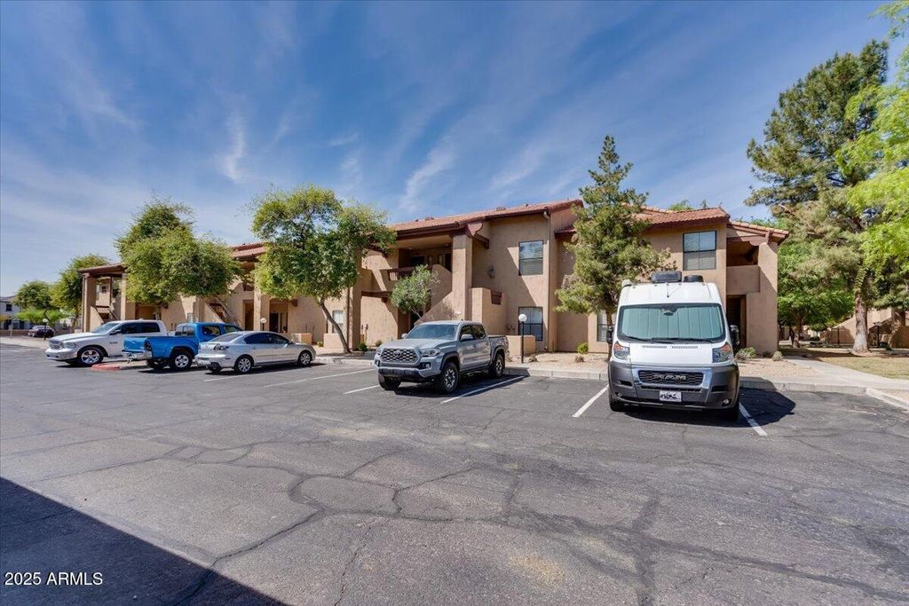 1351 N PLEASANT Drive 1060, Chandler, AZ 85225
