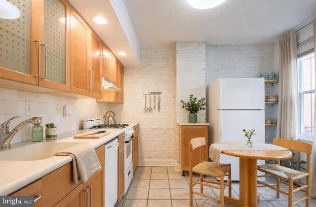 2204 KATER ST, Philadelphia, PA 19146