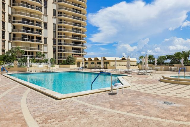 20191 E Country Club Dr 1102, Aventura, FL 33180
