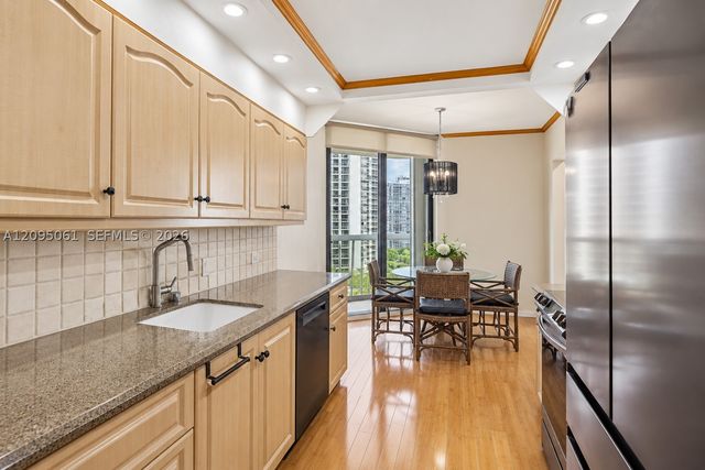 20191 E Country Club Dr 1102, Aventura, FL 33180