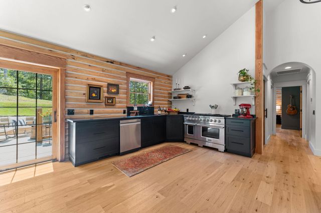 55 Swan Lane, Pineville, MO 64856