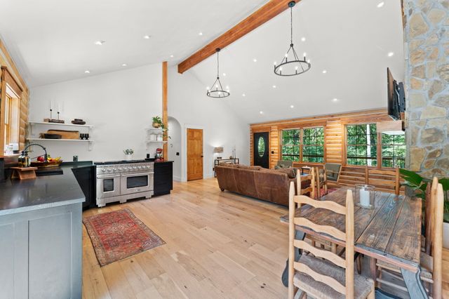 55 Swan Lane, Pineville, MO 64856