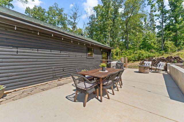 55 Swan Lane, Pineville, MO 64856