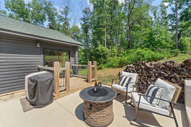 55 Swan Lane, Pineville, MO 64856