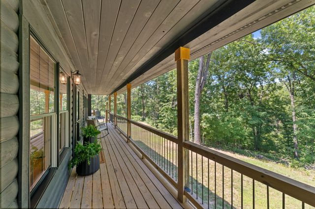 55 Swan Lane, Pineville, MO 64856