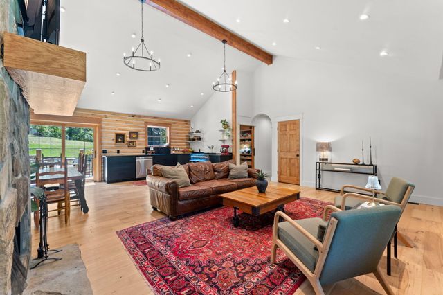 55 Swan Lane, Pineville, MO 64856