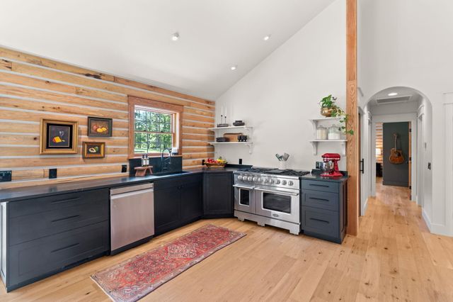 55 Swan Lane, Pineville, MO 64856