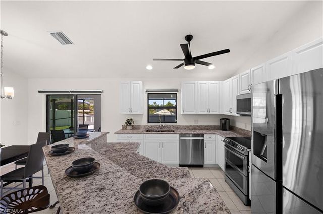 1808 SW 8th PL, Cape Coral, FL 33991