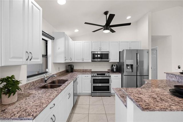 1808 SW 8th PL, Cape Coral, FL 33991