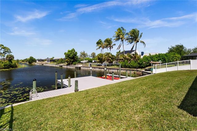 1808 SW 8th PL, Cape Coral, FL 33991