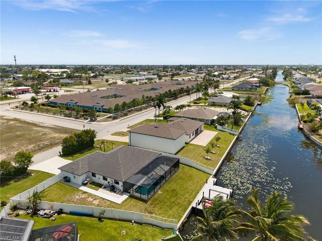 1808 SW 8th PL, Cape Coral, FL 33991