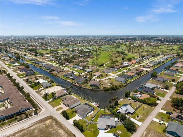 1808 SW 8th PL, Cape Coral, FL 33991