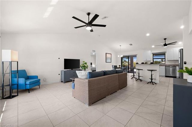 1808 SW 8th PL, Cape Coral, FL 33991