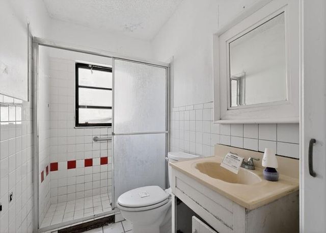 1830 NE 2nd Lane, Boynton Beach, FL 33435