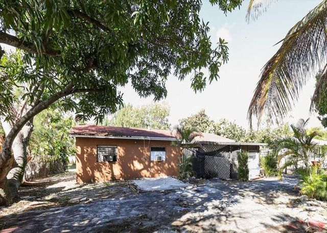 1830 NE 2nd Lane, Boynton Beach, FL 33435