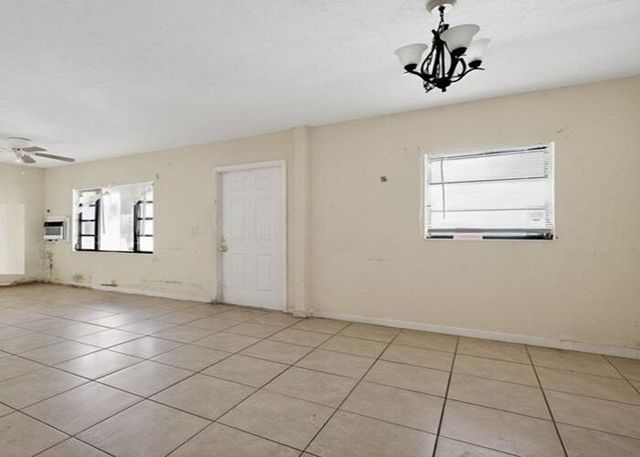 1830 NE 2nd Lane, Boynton Beach, FL 33435