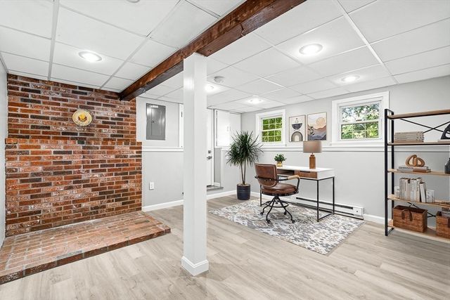 18 Adams St, Plymouth, MA 02360