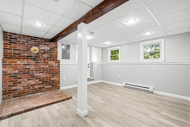 18 Adams St, Plymouth, MA 02360
