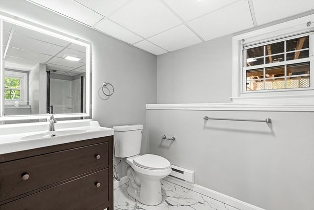 18 Adams St, Plymouth, MA 02360