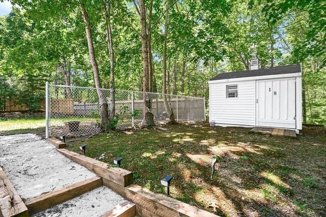 18 Adams St, Plymouth, MA 02360
