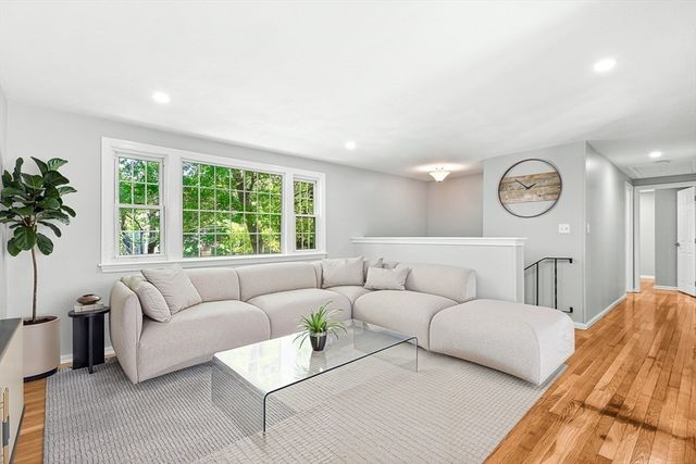 18 Adams St, Plymouth, MA 02360