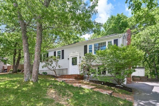 18 Adams St, Plymouth, MA 02360