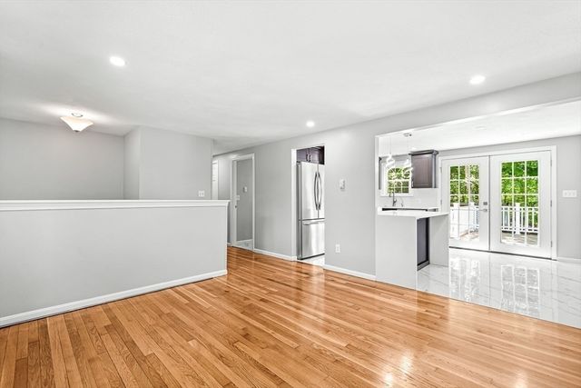 18 Adams St, Plymouth, MA 02360