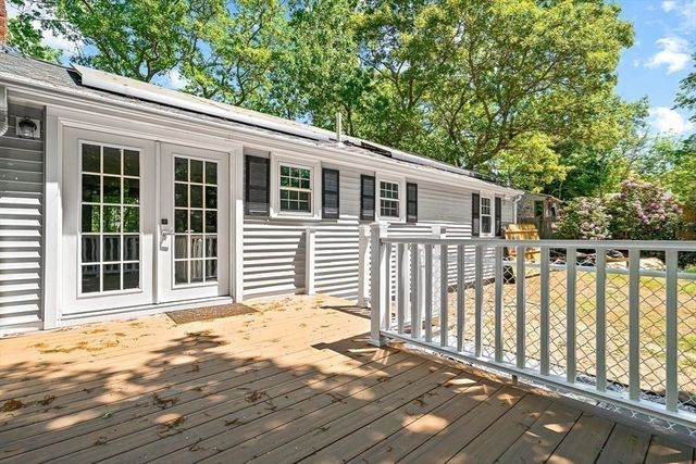 18 Adams St, Plymouth, MA 02360