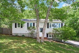 18 Adams St, Plymouth, MA 02360