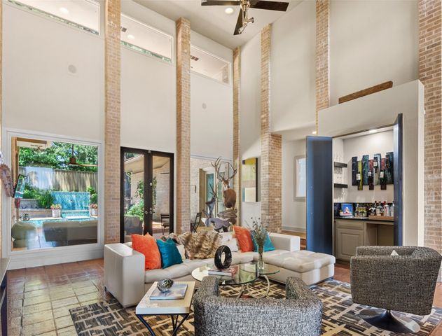 701 Woodland Hills Drive, Tyler, TX 75701