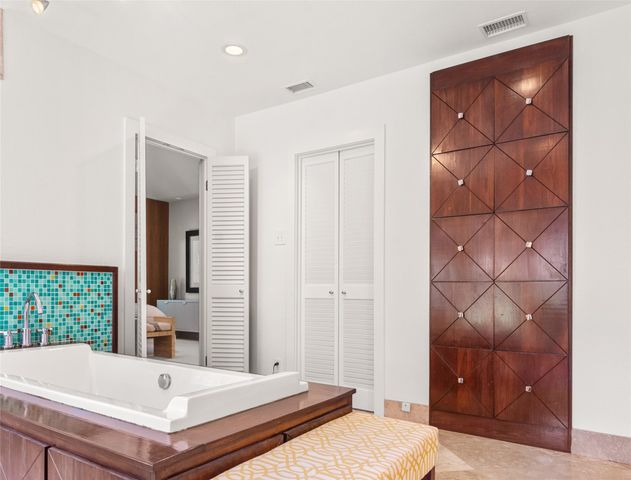 701 Woodland Hills Drive, Tyler, TX 75701