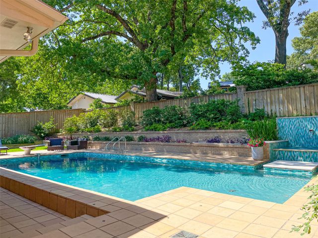 701 Woodland Hills Drive, Tyler, TX 75701
