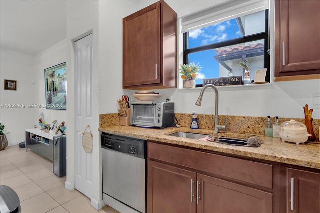 2484 SE 1st St, Homestead, FL 33033