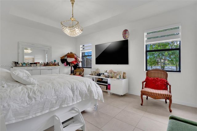 2484 SE 1st St, Homestead, FL 33033