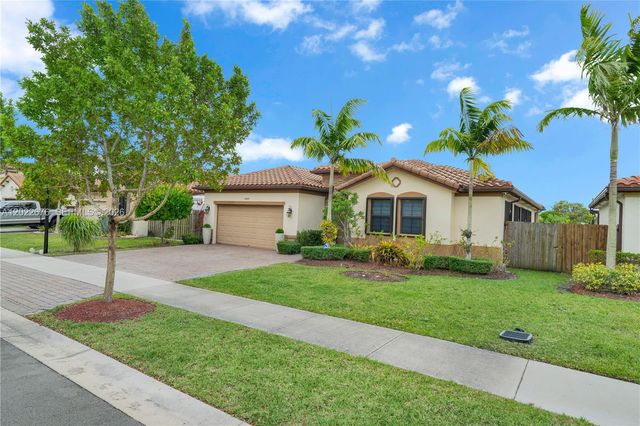 2484 SE 1st St, Homestead, FL 33033