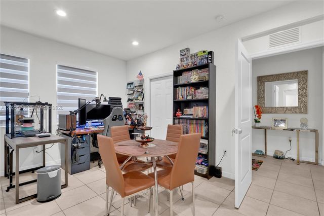 2484 SE 1st St, Homestead, FL 33033