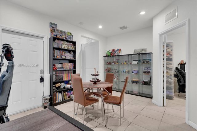 2484 SE 1st St, Homestead, FL 33033