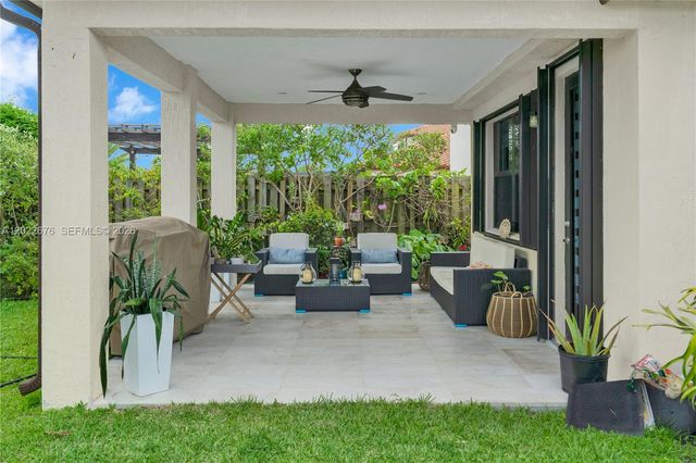 2484 SE 1st St, Homestead, FL 33033