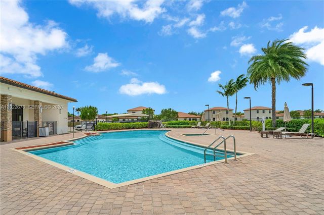 2484 SE 1st St, Homestead, FL 33033