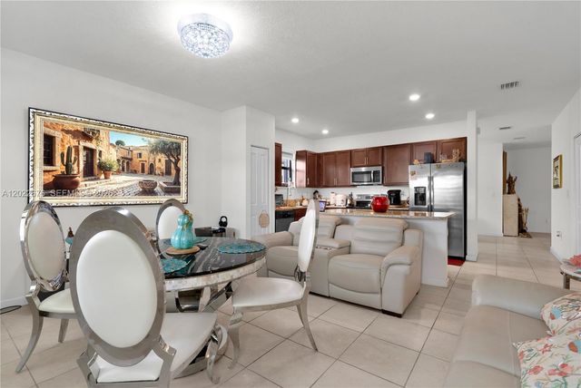 2484 SE 1st St, Homestead, FL 33033