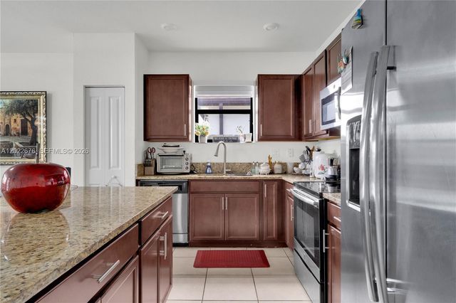 2484 SE 1st St, Homestead, FL 33033