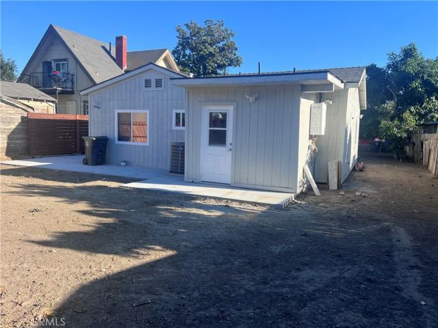 1727 SANTA ANA Boulevard, Santa Ana, CA 92703