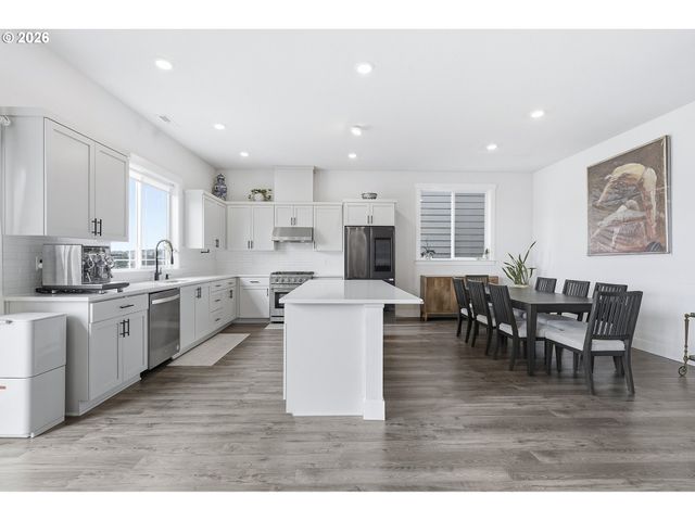 16673 Sw DARWIN Loop, Portland, OR 97224