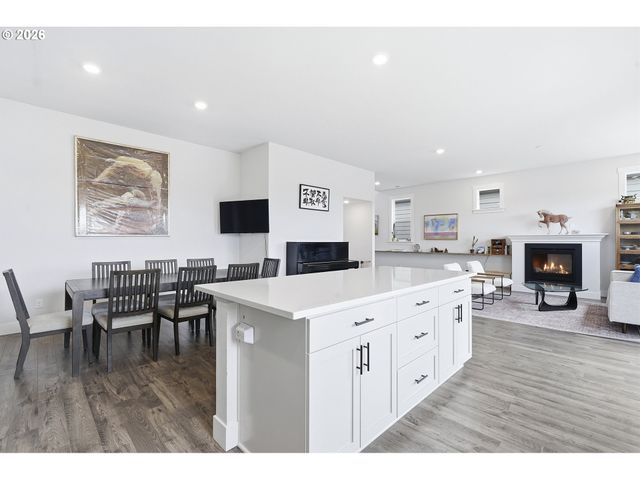 16673 Sw DARWIN Loop, Portland, OR 97224