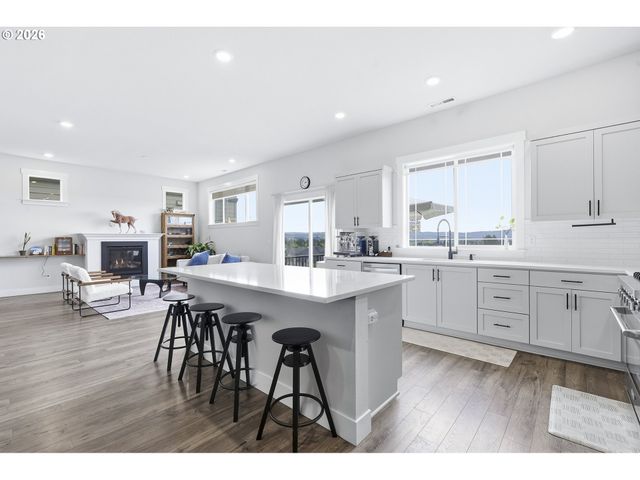 16673 Sw DARWIN Loop, Portland, OR 97224