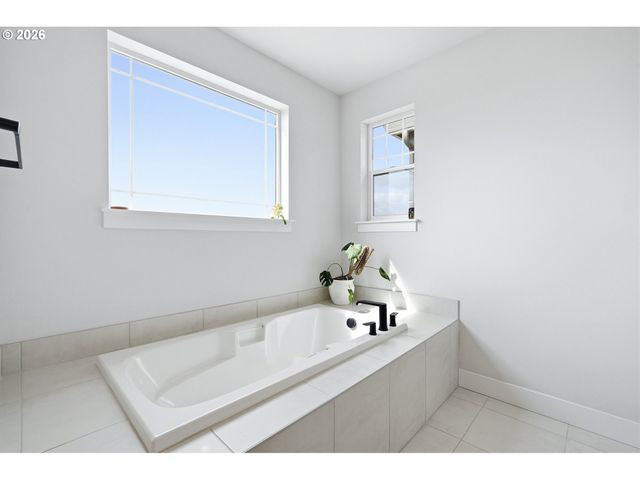 16673 Sw DARWIN Loop, Portland, OR 97224