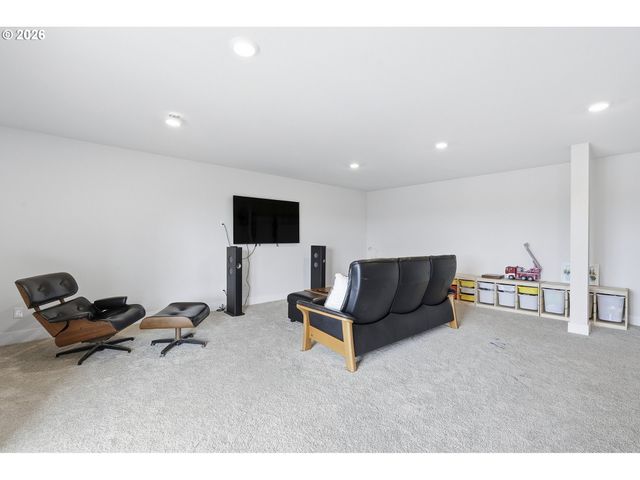 16673 Sw DARWIN Loop, Portland, OR 97224