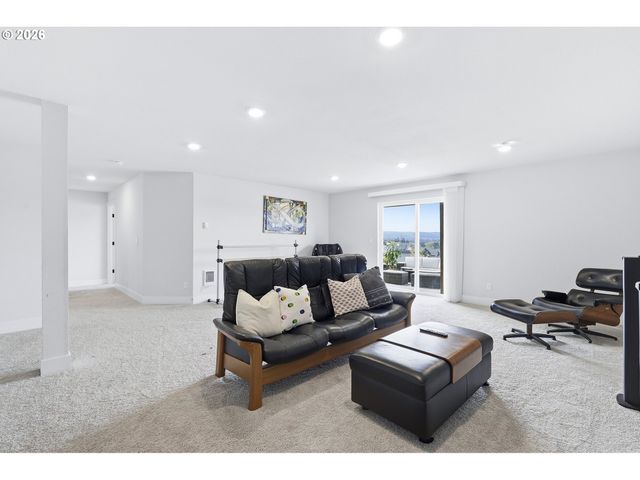 16673 Sw DARWIN Loop, Portland, OR 97224