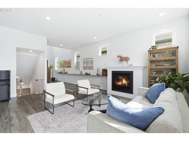 16673 Sw DARWIN Loop, Portland, OR 97224