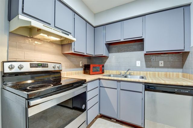 9350 Country Creek Drive 50, Houston, TX 77036